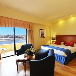 Double or Twin Room Sea View